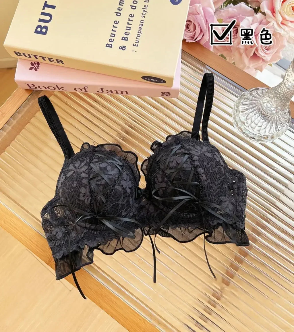 Romantisk spets‑BH med push‑up | Alva