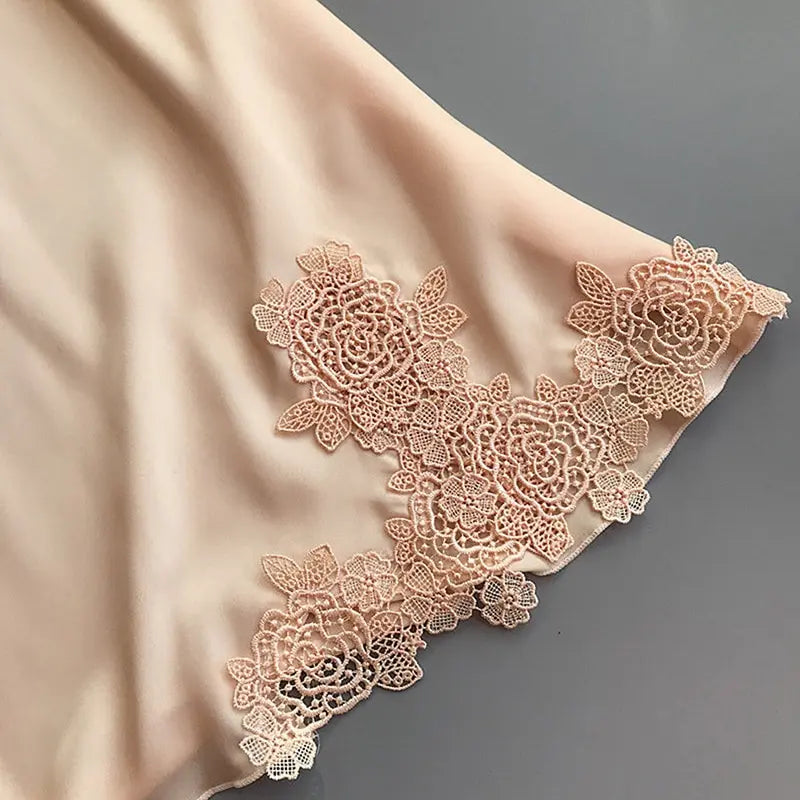 Sexigt sidenlent nattlinne för vår & sommar | Sanna